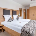 Hoopen Restaurant Deele 4* واربورغ