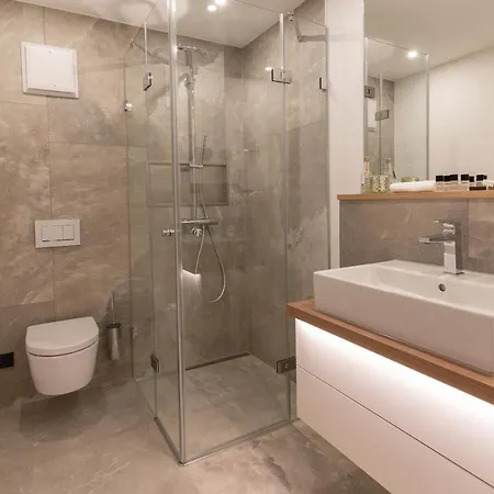 Hoopen Restaurant Deele Hotel Warburg