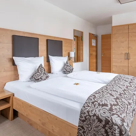 Hoopen Restaurant Deele 4* Warburg