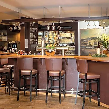 Hoopen Restaurant Deele 4* واربورغ