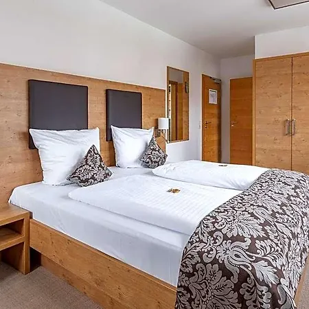 Hoopen Restaurant Deele 4* واربورغ