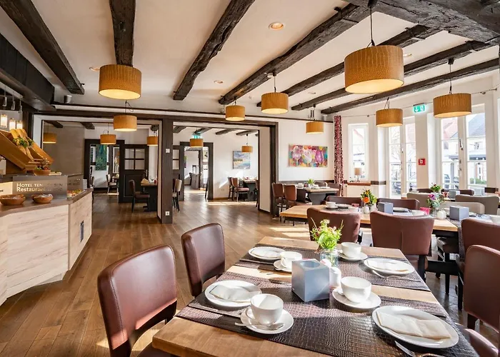 Hoopen Restaurant Deele 4* 瓦尔堡