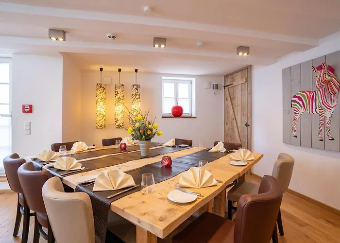 酒店 Hoopen Restaurant Deele 4*