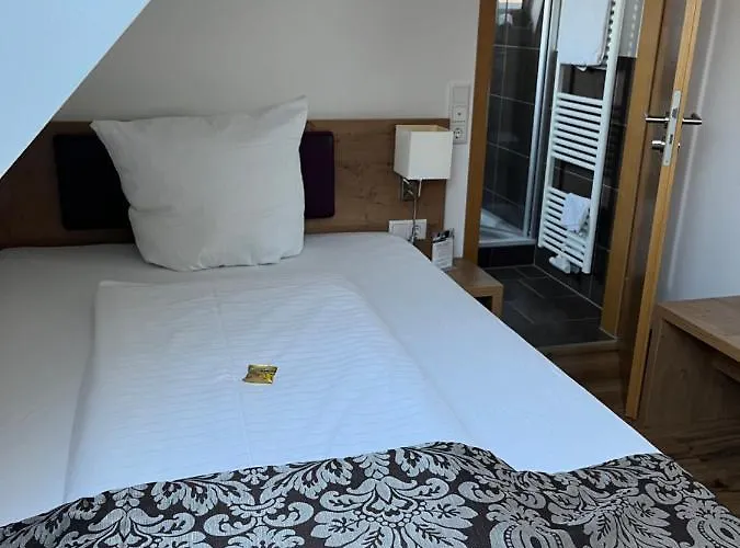 Hoopen Restaurant Deele 酒店 瓦尔堡