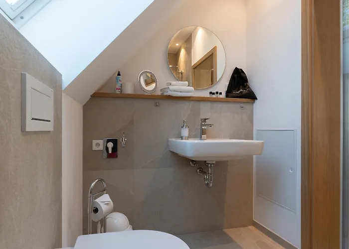 酒店 Hoopen Restaurant Deele 4*