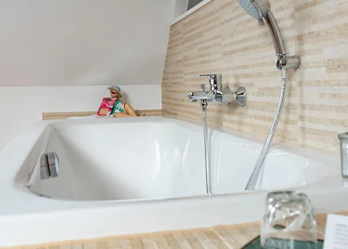 酒店 Hoopen Restaurant Deele 4*