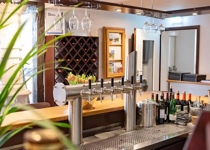 Hoopen Restaurant Deele 4* 瓦尔堡