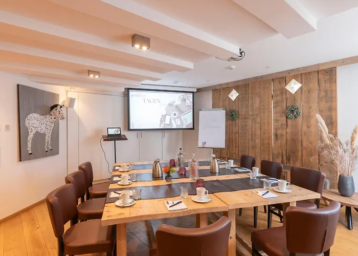 Hoopen Restaurant Deele 4* 瓦尔堡